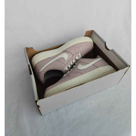 9 WOMEN'S NIKE AIR FORCE ONE AF1 LOW PARTICLR ROSE PURPLE FV5948-601 SNEAKERS - Picture 6 of 7